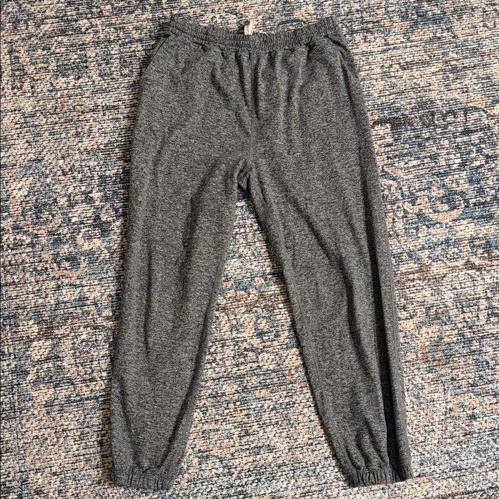 Vuori Women's Gray Sweatpant Joggers Medium